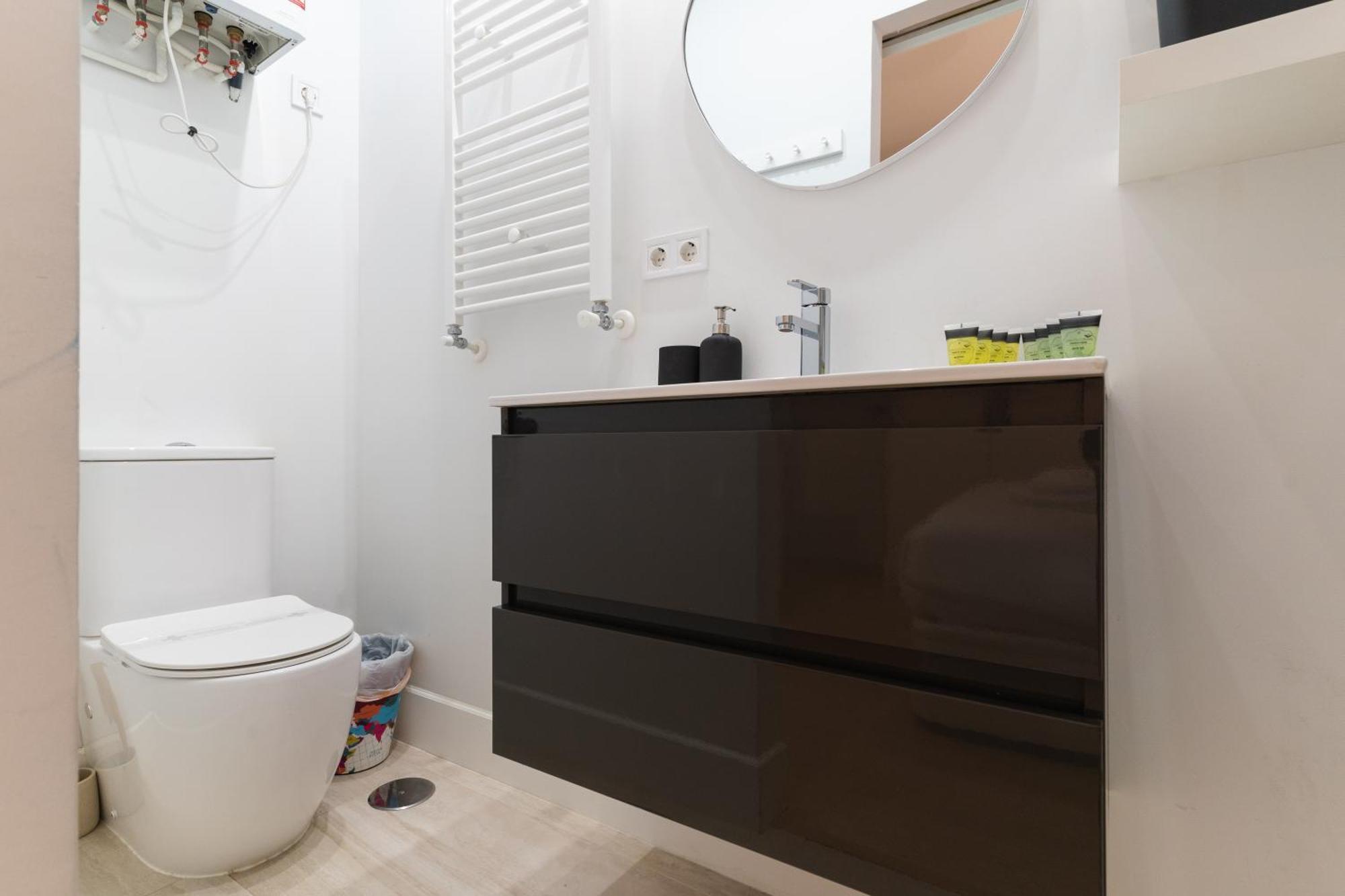 Cozy And Central-1Bd 1Bth- Cortes Apartment Madrid Exterior photo