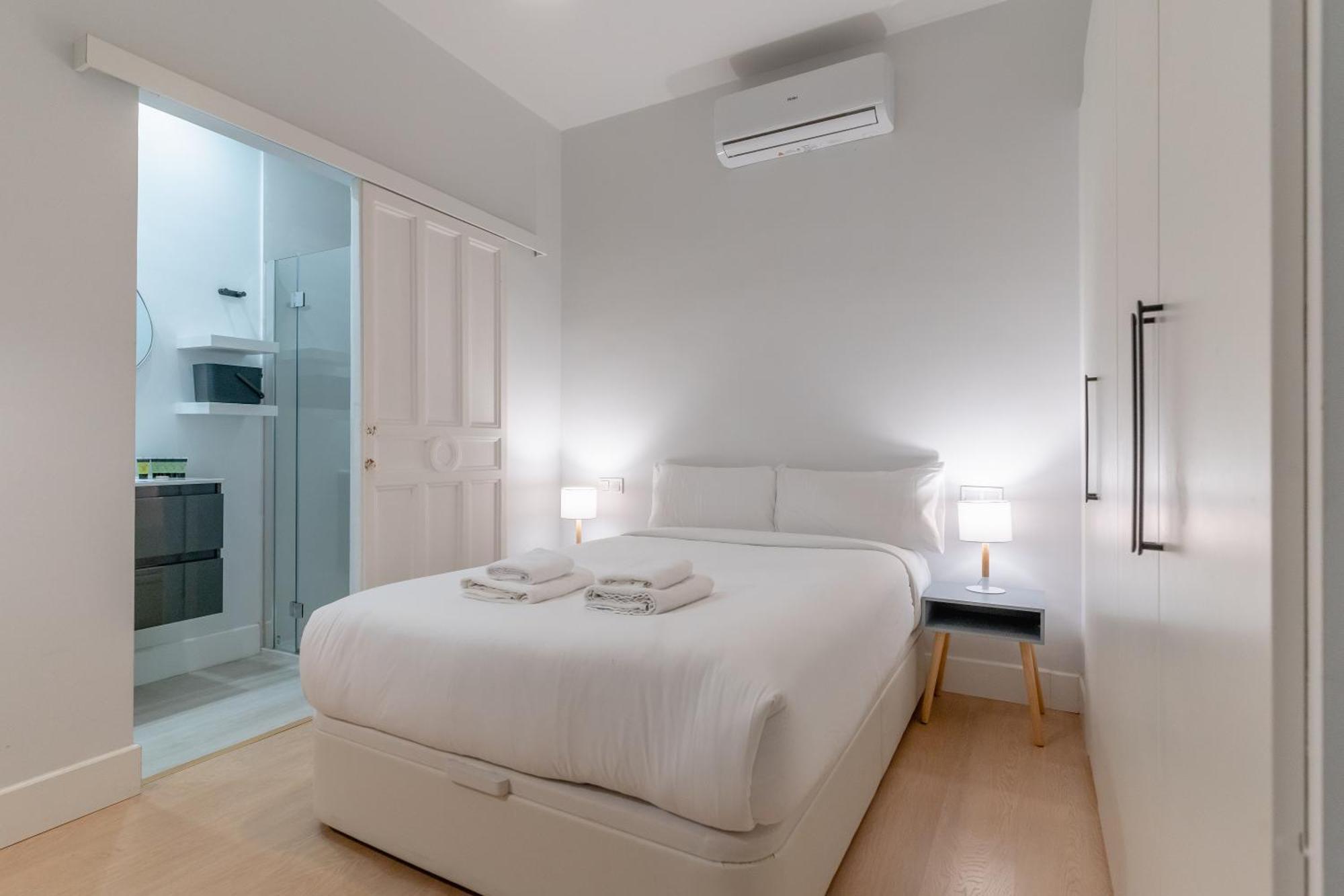 Cozy And Central-1Bd 1Bth- Cortes Apartment Madrid Exterior photo