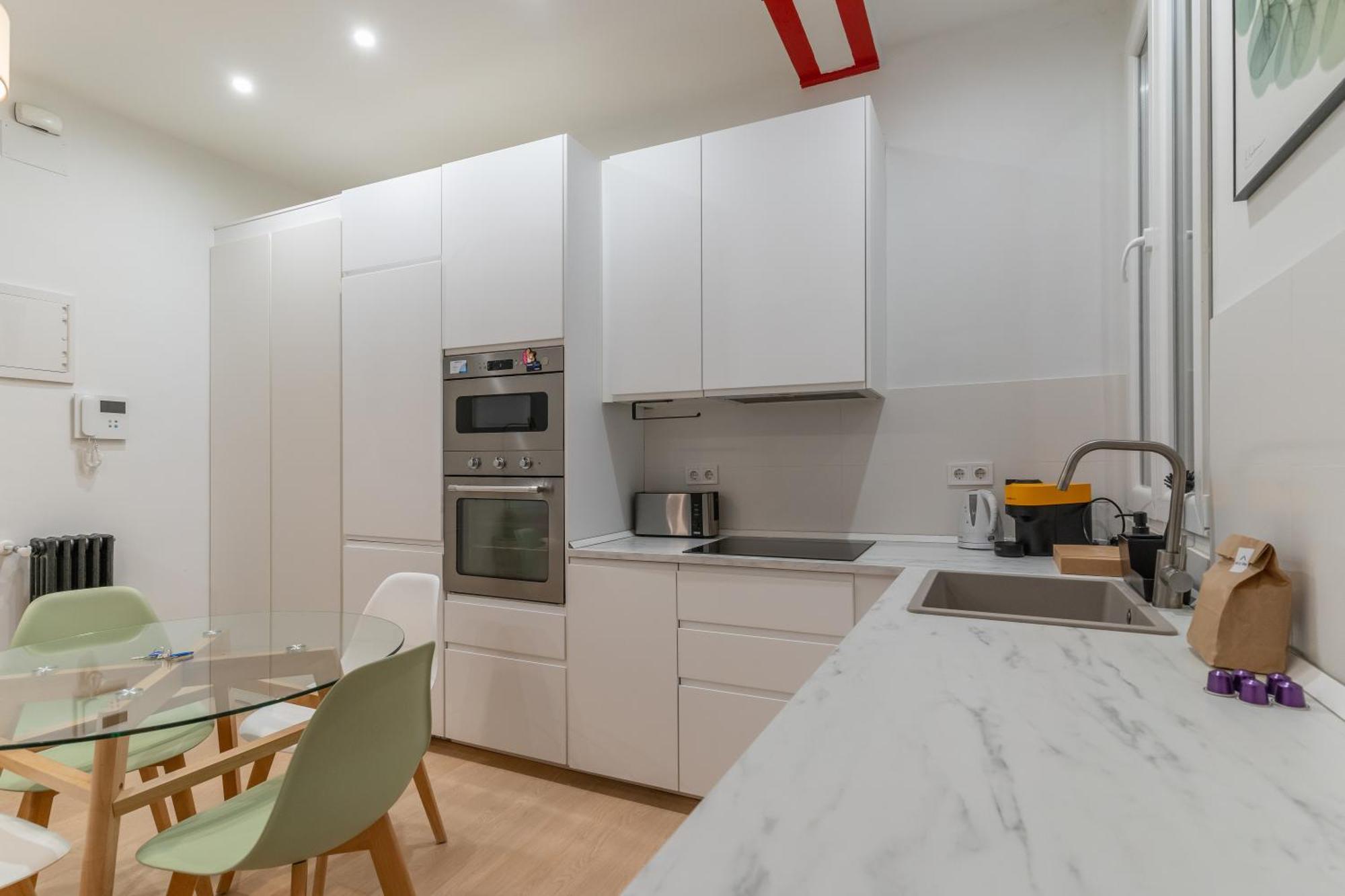 Cozy And Central-1Bd 1Bth- Cortes Apartment Madrid Exterior photo